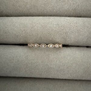 Mejuri Eyelet Diamond Ring Yellow Gold